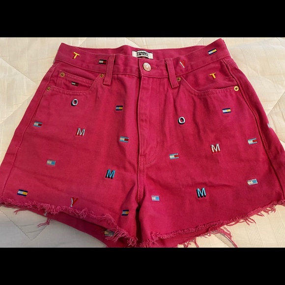 Tommy Jeans pink shorts size 27 - Picture 3 of 4